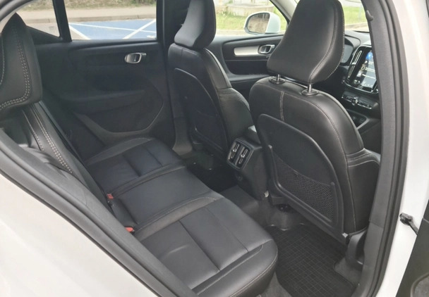 Volvo XC 40 cena 114900 przebieg: 47500, rok produkcji 2019 z Sulejówek małe 191